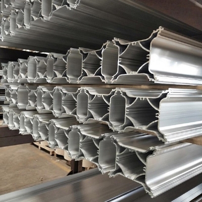 China Kundengebundene hochfeste Aluminiumverdrängungs-Profile mit guter Hitzebeständigkeit fournisseur