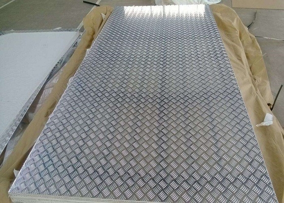 China 2000 mm – 6000 mm Länge, Aluminium-Riffelblech-Mahloberfläche fournisseur