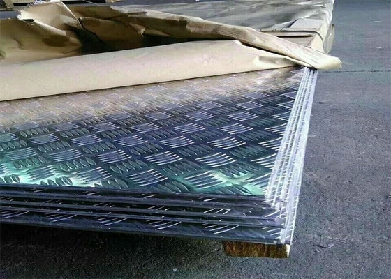 China Rutschhemmungs-Aluminium karierte Blatt/Aluminiumbodenbelag-Blatt für Fußbodenbelag- fournisseur