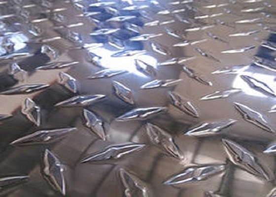 China Schritt heller Diamond Raised Pattern Aluminum Checker überziehen 3003 5052 0,63&quot; fournisseur