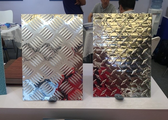 China Mühlendumwickelt kariertes Platten-Aluminiumblatt 6061 Größe 6 x 1220 x 2440mm fournisseur